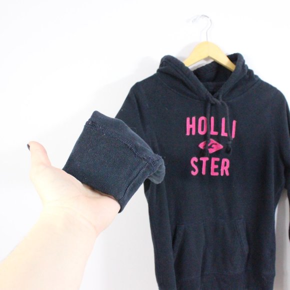 *Y2K Navy Hollister Logo Sweater - Picture 5 of 6